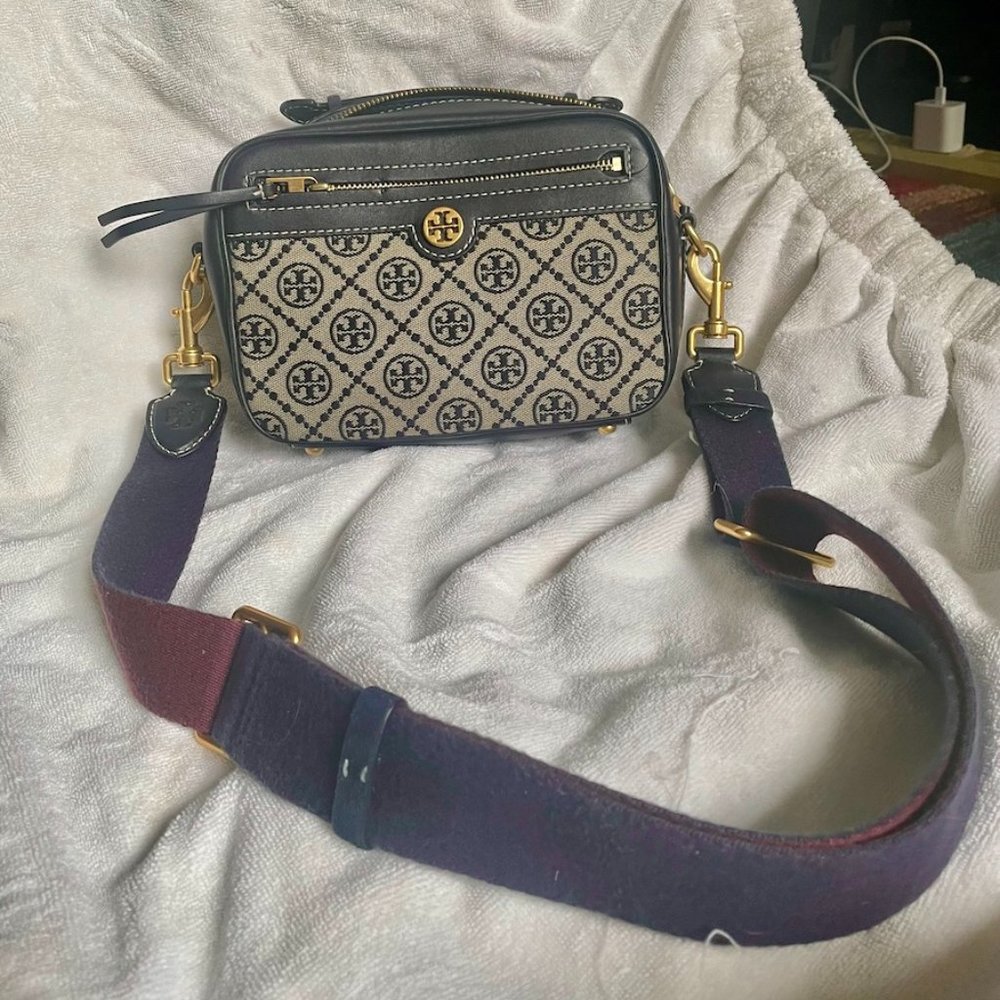 Tory Burch  AUTHENTIC monogram crossbody handbag